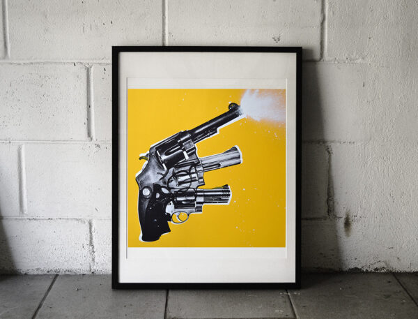 Ti-piace-la-mia-pistola-Yellow-fine-art-print